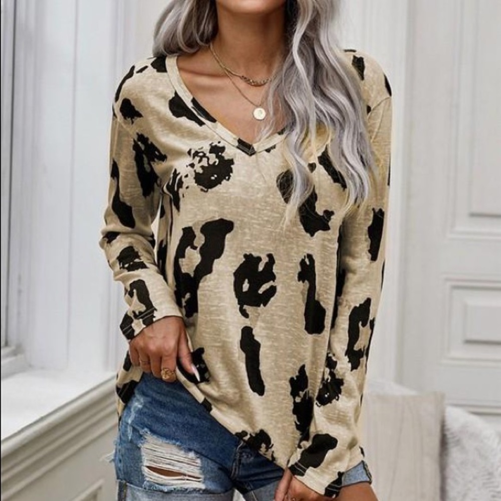 LOVE HER WILD BLOUSE- LEOPARD - Picture 4 of 4
